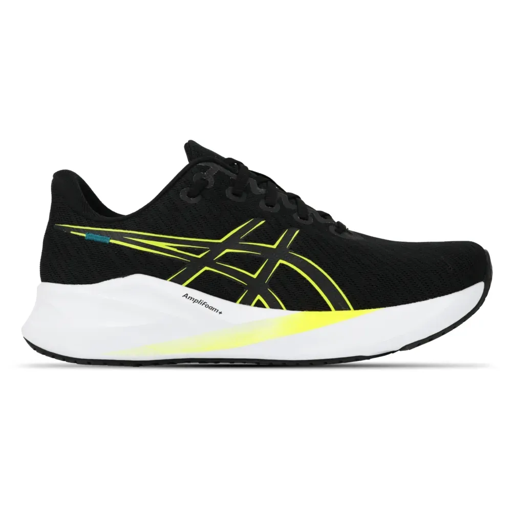 Tênis masculino Asics Versablast 4 preto com detalhes amarelos, vista frontal em fundo branco